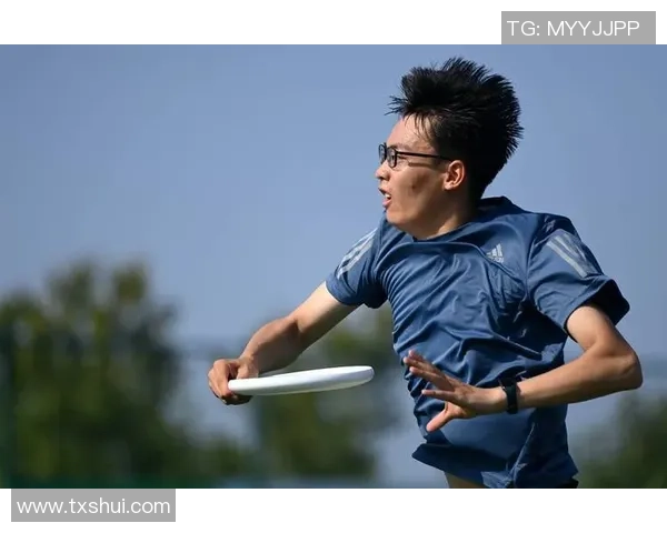 飞盘运动的魅力与挑战张伟分享他的飞盘生涯与成长故事